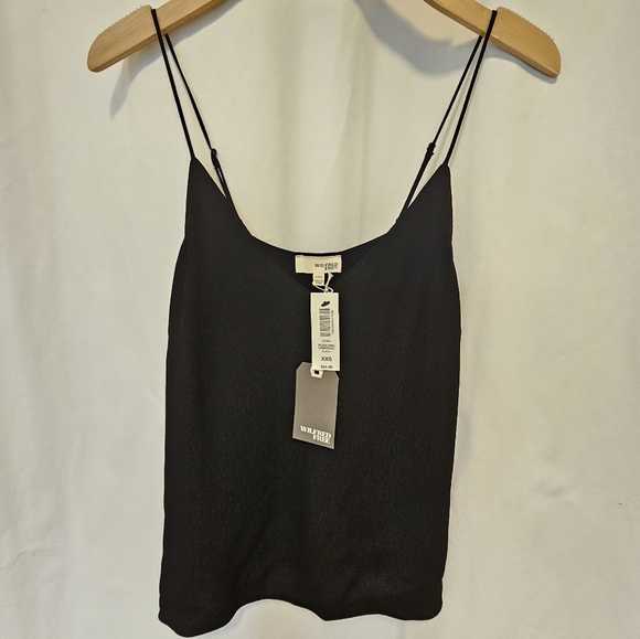 🇨🇦 Aritzia - Wilfred Free Boscono Camisole (Black) - Picture 12 of 16